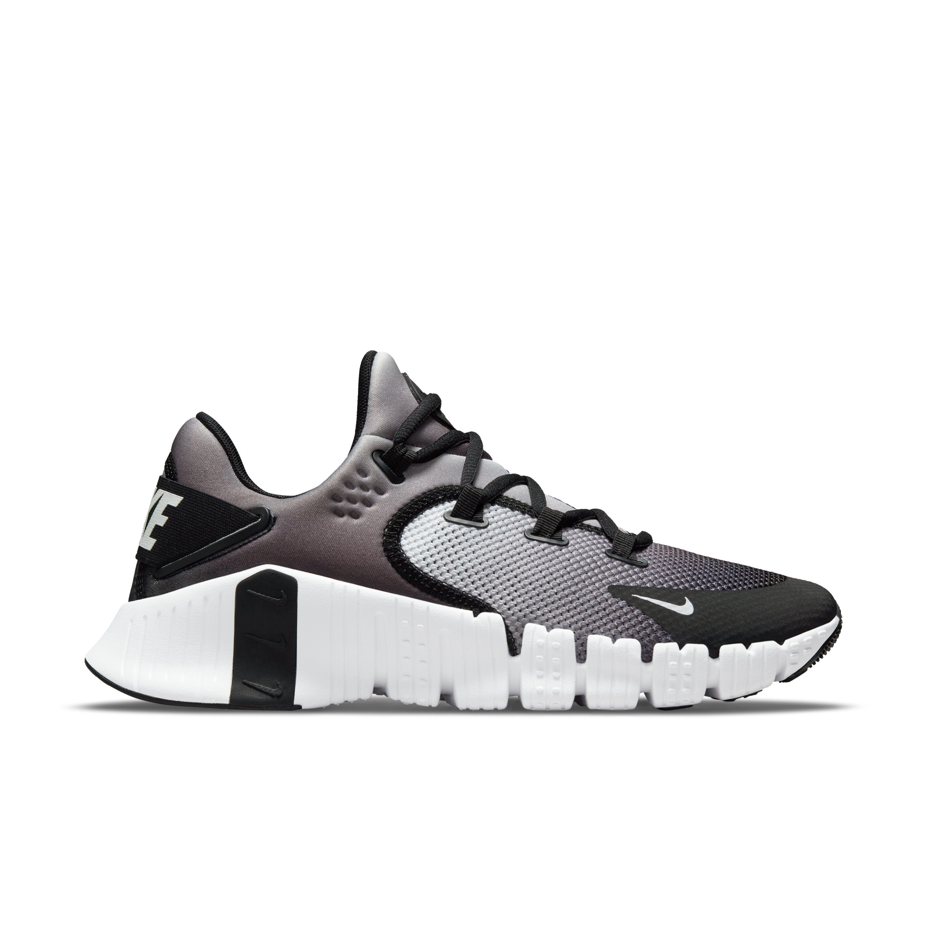 Nike metcon 4 on sale white and black